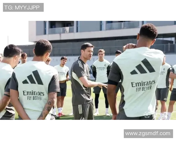 伯纳乌风暴:阿隆索的“坚持”与“质疑”——皇马巨星们的“帝王心术” 伯纳乌风暴:阿隆索的“坚持”与“质疑”——皇马巨星们的“帝王心术”